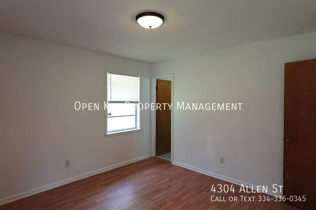 Building Photo - 4304 Allen St