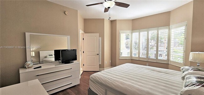 Building Photo - 16102 Emerald Estates Dr