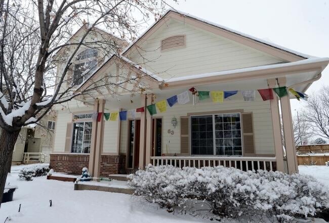 Building Photo - Sunny and Bright 5 bed, 4 bath Home with L...