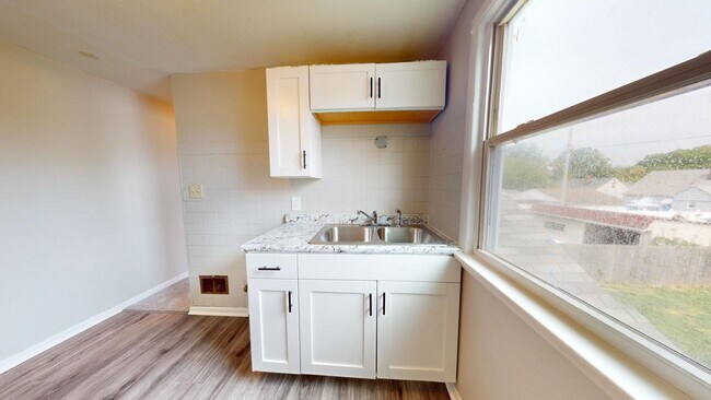 Building Photo - 3753 W 117th St