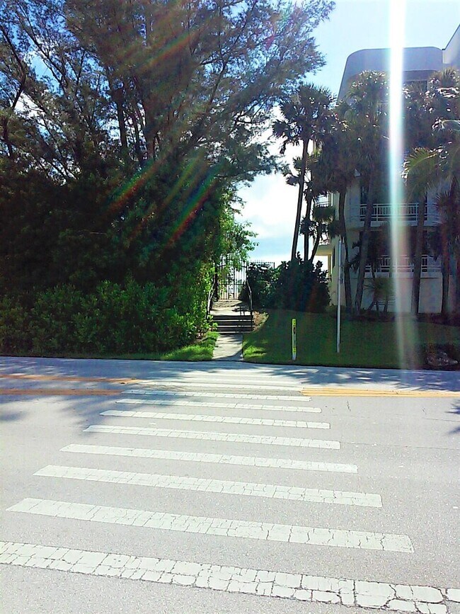 Building Photo - 2121 N Ocean Blvd