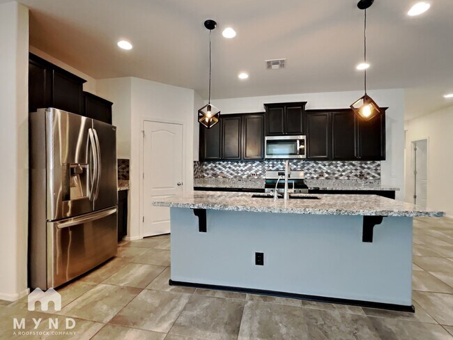 Building Photo - 2747 W Apollo Rd