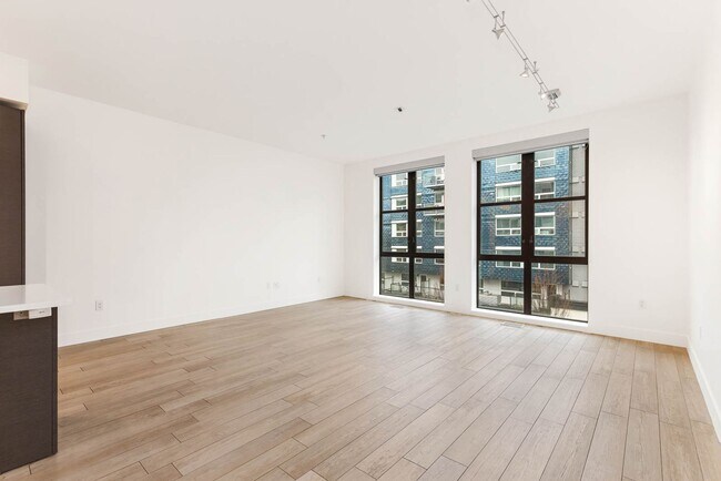 Building Photo - 615 E Pike St