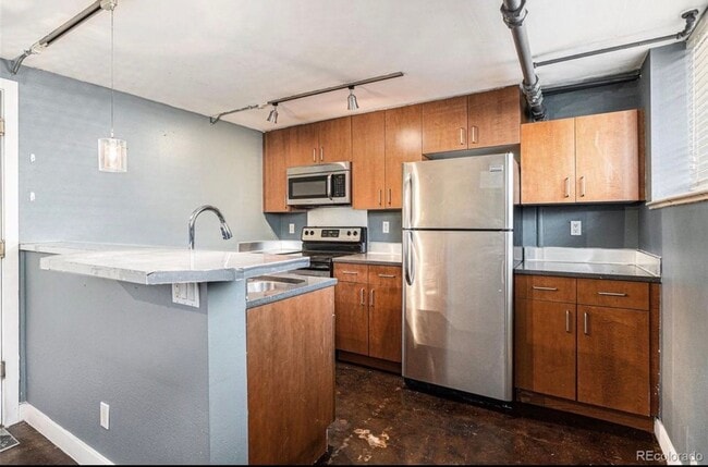 Building Photo - Great Capital Hill 1 Bedroom Garden Level Condo/ Water trash, and Heat Included
