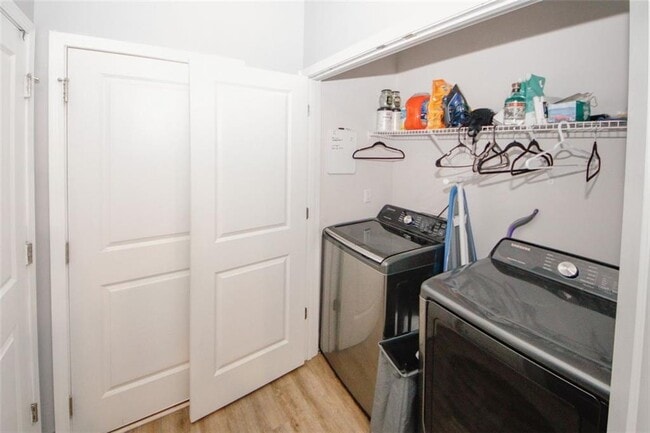 Building Photo - 10162 Benton Woods Dr