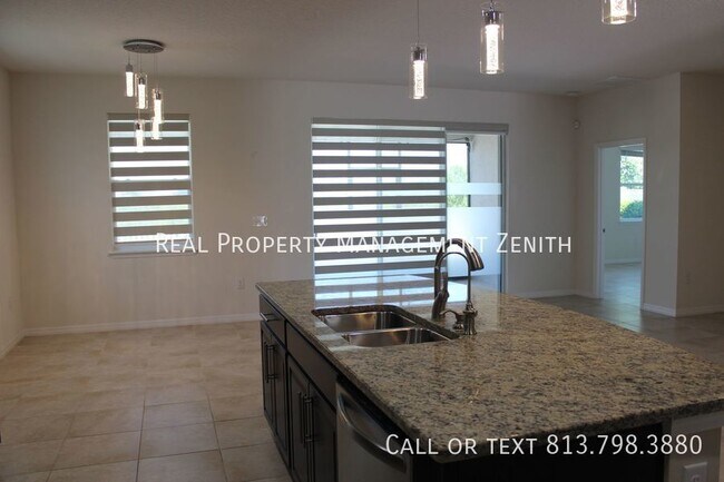 Building Photo - 33163 Sand Creek Dr