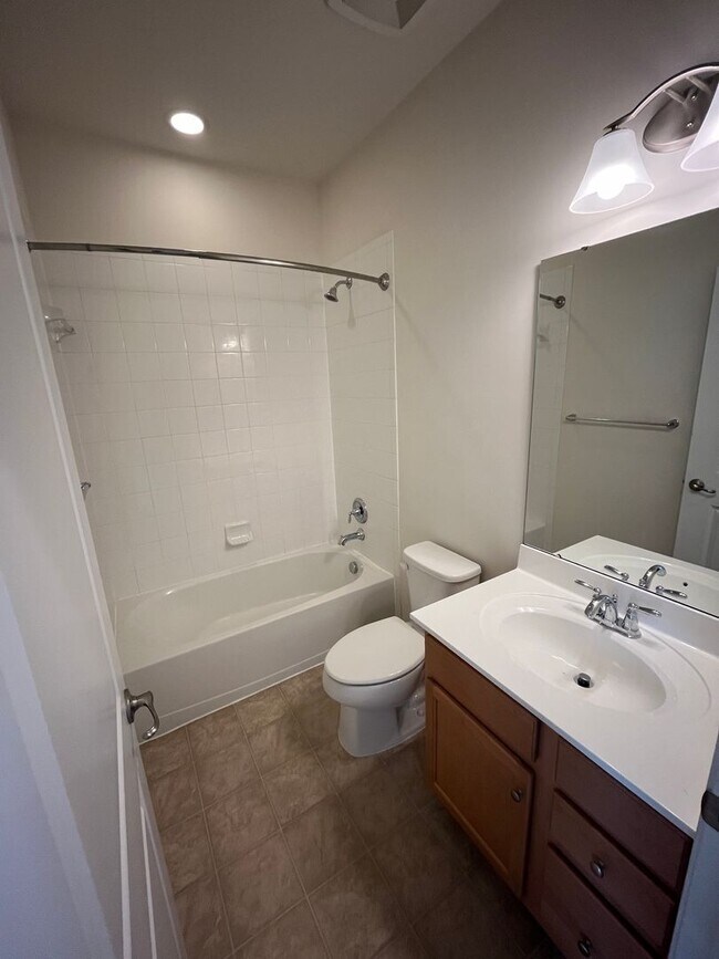 Building Photo - 1253 Elderslie Ln