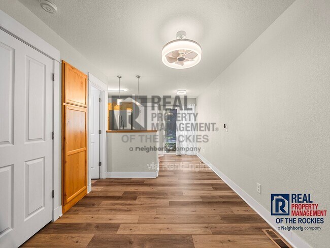 Building Photo - 632 Ebon Pica St