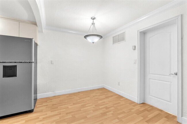 Building Photo - 3245 Virginia St