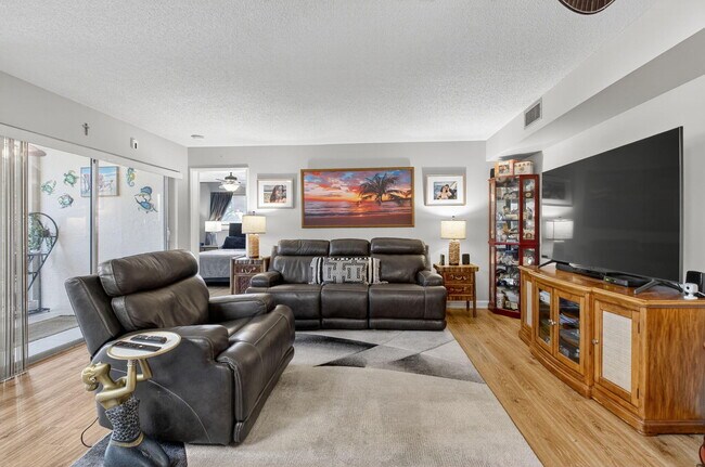 Building Photo - 14905 Wedgefield Dr