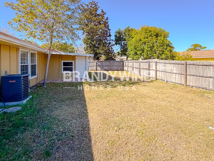 Building Photo - 4965 Reginald Rd