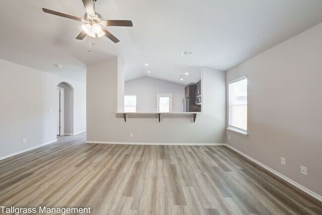 Building Photo - Beautiful 4/2.5/2 in Sand Springs! MOVE IN SPECIAL!