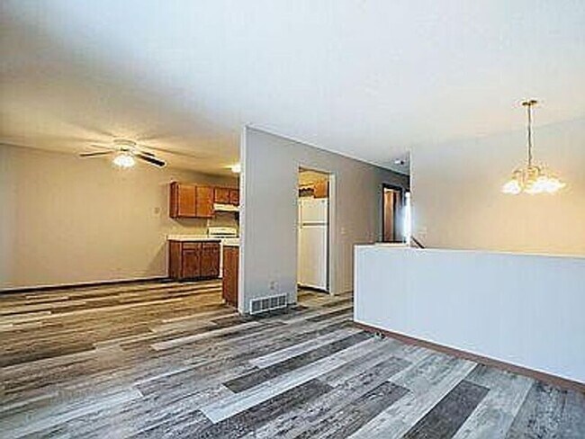 Building Photo - 230 Leighton Dr