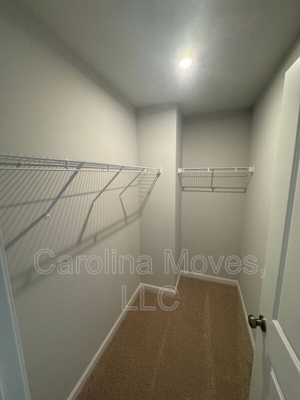 Building Photo - 409 Mariene Dr