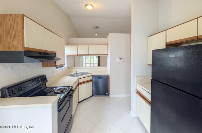 Building Photo - 8412 Long Meadow Cir N