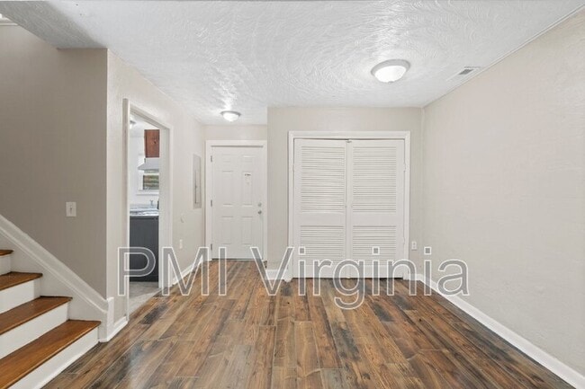 Building Photo - 909 E Liberty St