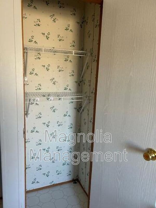 Building Photo - 156 Daffodil Dr