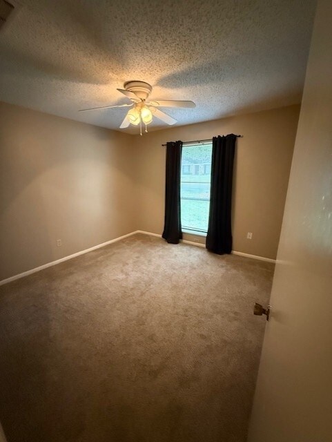 Building Photo - 808 Joel Dr