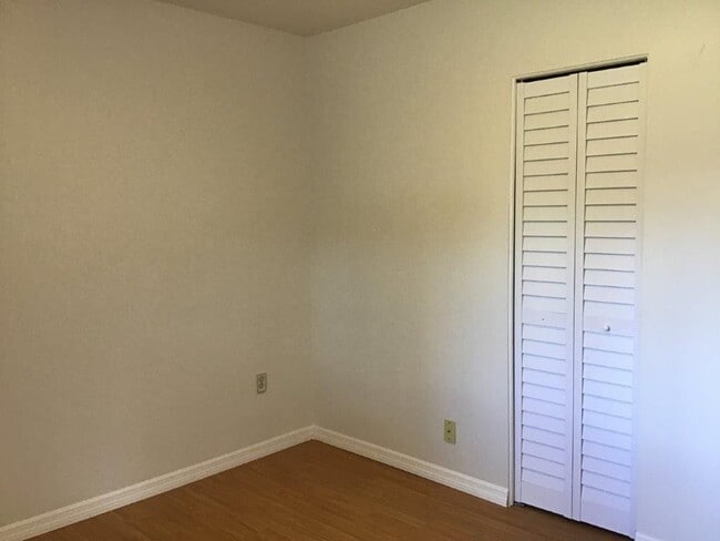 Building Photo - 717 Denton Rd