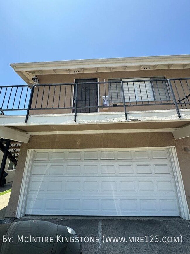 Building Photo - CALL FOR MOVE-IN SPECIALS! Spacious 2BD/1B...