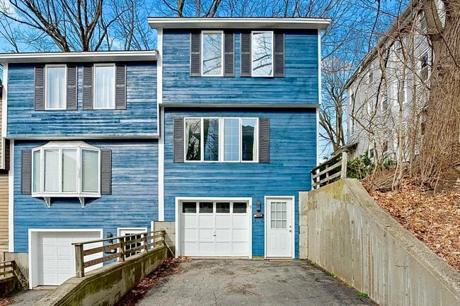 Building Photo - 9 Olga Ave