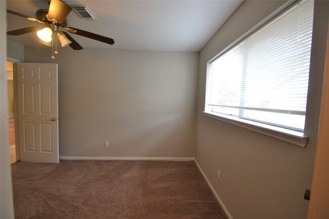 Building Photo - 12711 Westleigh Dr