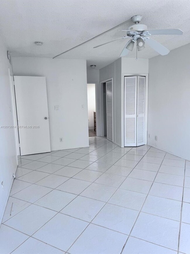 Building Photo - 4010 Galt Ocean Dr