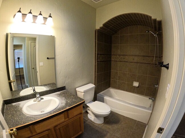 Building Photo - 2210 Dakota Dr