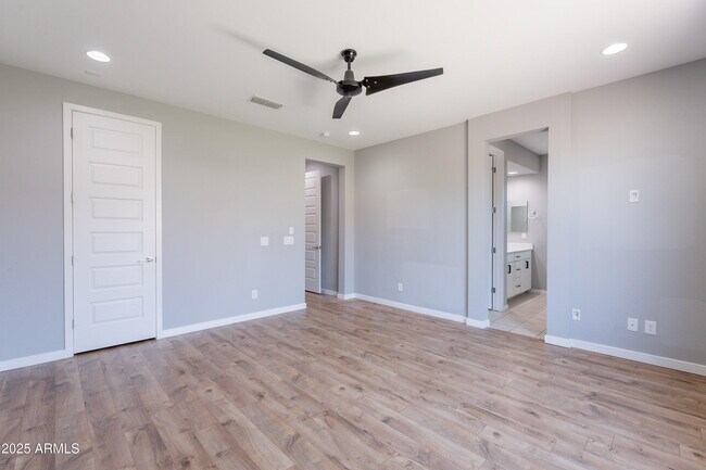 Building Photo - 9570 W Whispering Wind Dr