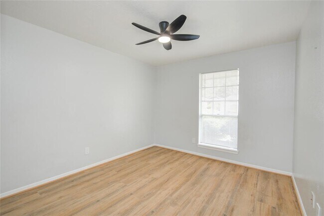 Building Photo - 23415 Verngate Dr