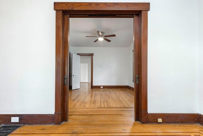 Building Photo - 145 N Keats Ave