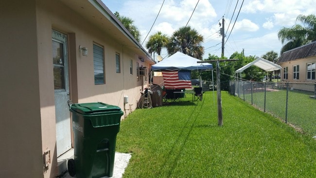 Building Photo - 6008 NW 10 St Margate, FL 33063