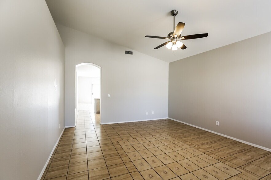 Building Photo - 7224 S 56th Ln