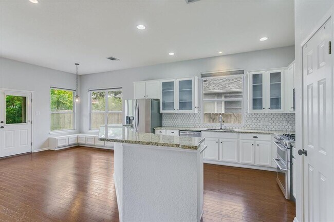 Building Photo - 8701 Little Laura Dr