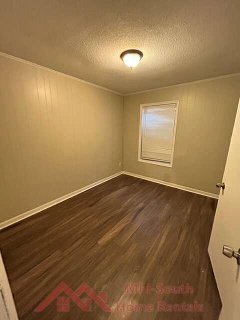 Building Photo - 815 Carol Ann Cove