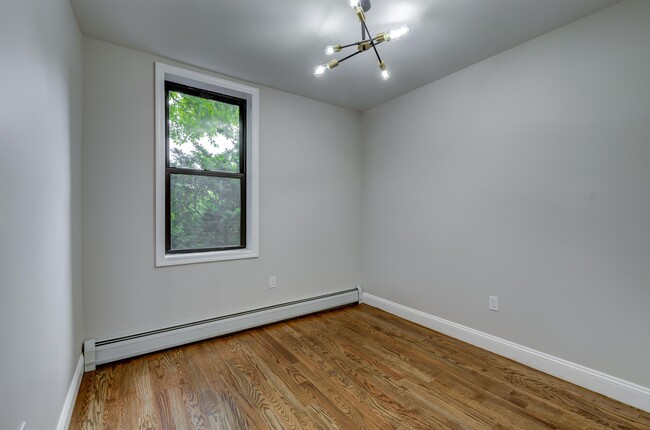 Building Photo - 333 Princeton Ave