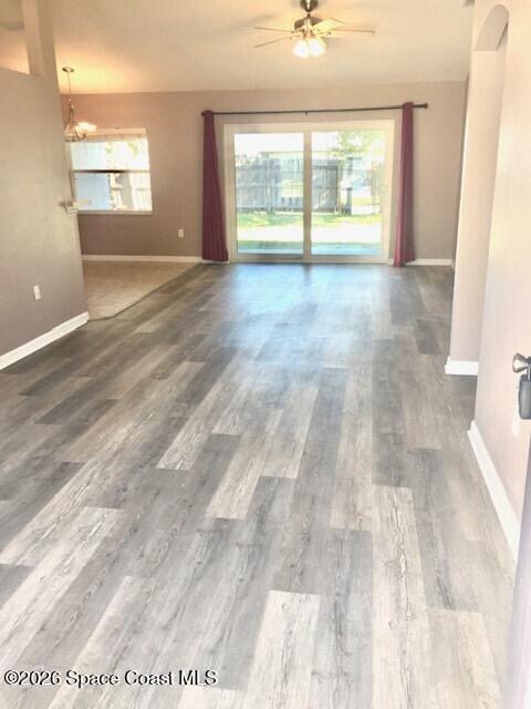 Building Photo - 2033 Gloria Cir