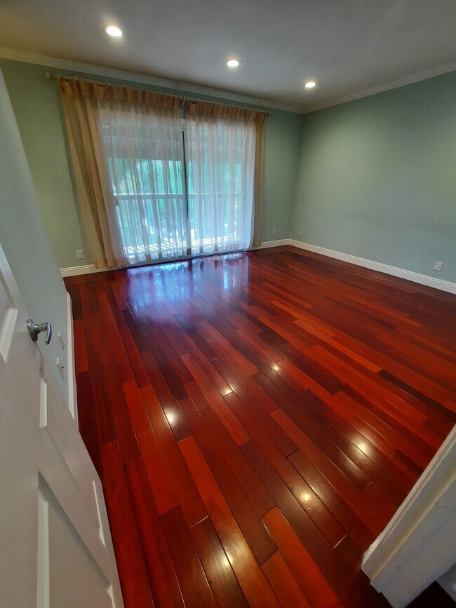 Building Photo - 7955 Vía Latina