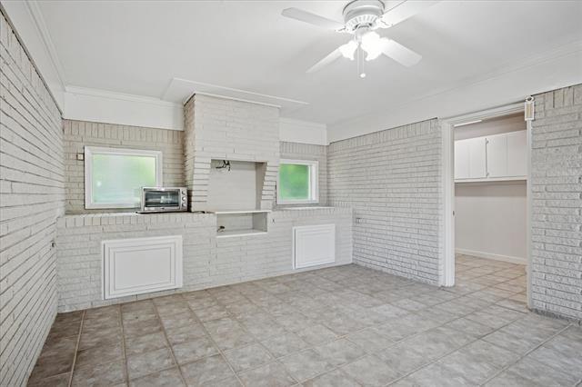 Building Photo - 6441 Linden Ln