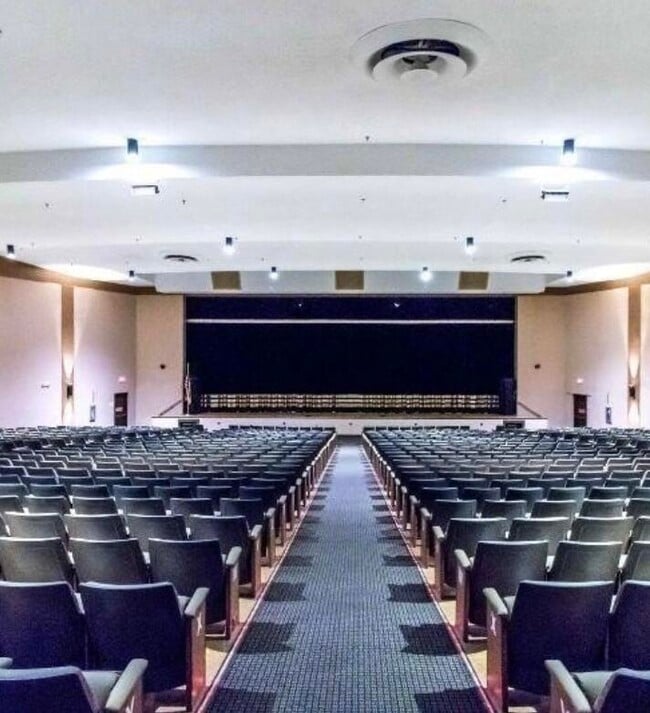 Building Photo - 84 Brighton B