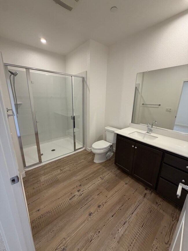 Building Photo - Bright and Spacious 5BD/3BA Condo in Desirable Boulevards Dublin Community!