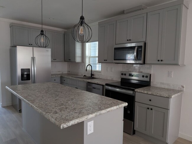 Building Photo - 15777 Bolesta Rd