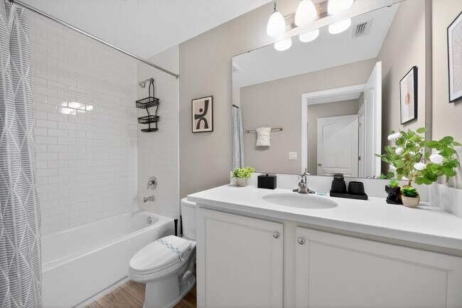 Building Photo - 700 Benoi Dr