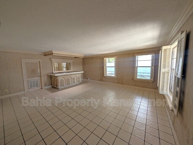 Building Photo - 808 N Mac Dill Ave