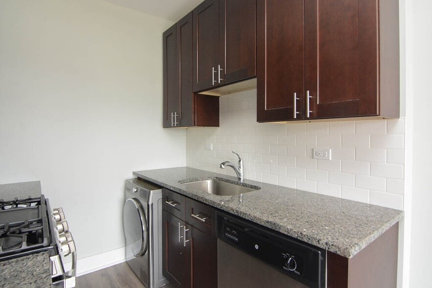 Building Photo - 729 Saint Johns Ave