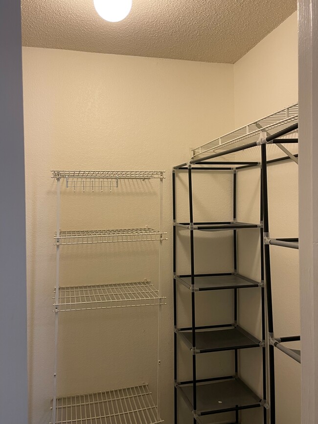 Building Photo - 2048 N Rand Rd