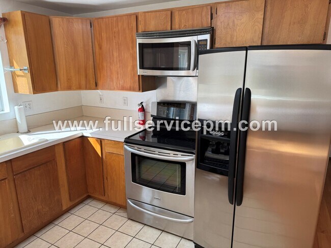Building Photo - Basement apartment in a house