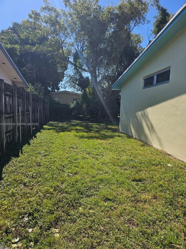 Building Photo - 9360 SW 168th St