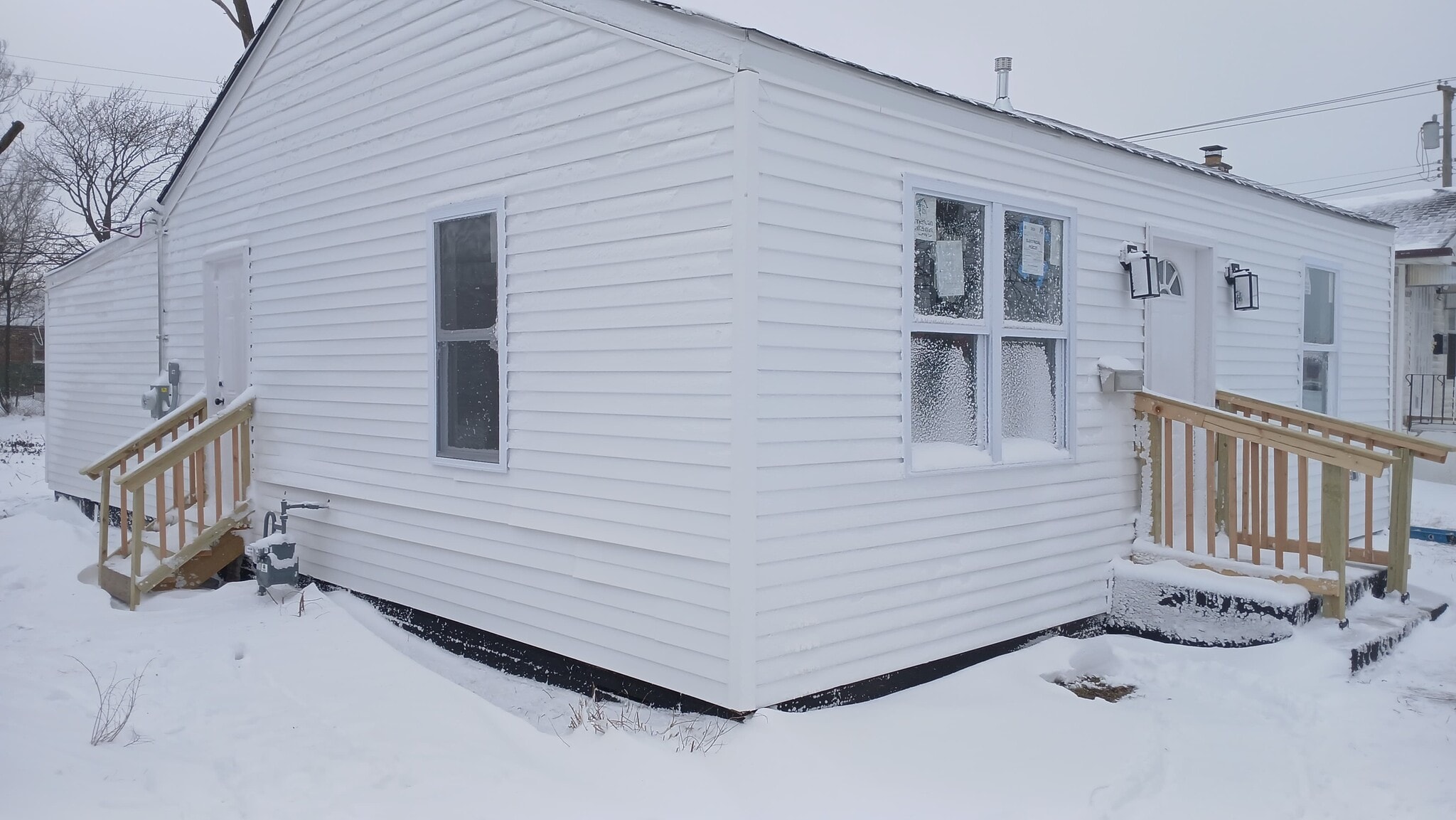 Building Photo - 2128 Vermont St