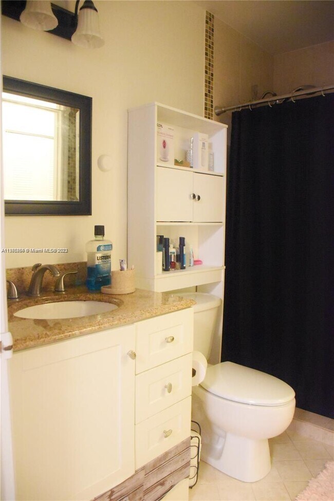 Building Photo - 10610 SW 158th Ct